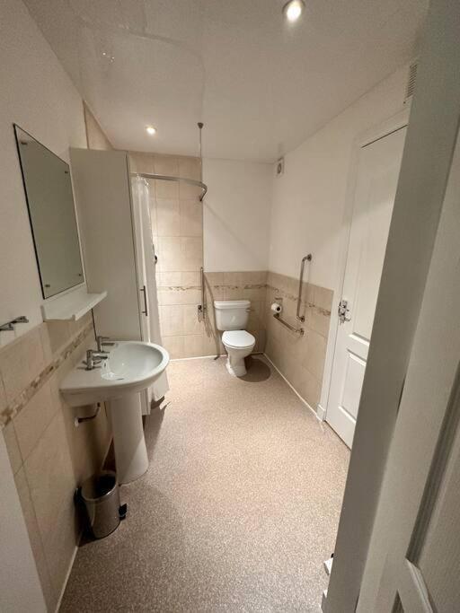 Apartment In Queens Court, Banchory Inchmarlo ภายนอก รูปภาพ