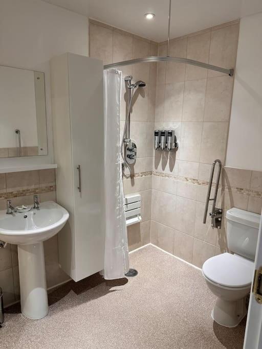 Apartment In Queens Court, Banchory Inchmarlo ภายนอก รูปภาพ